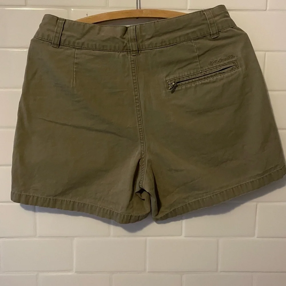 High waisted Columbia Hiking Shorts - Picture 3 of 3